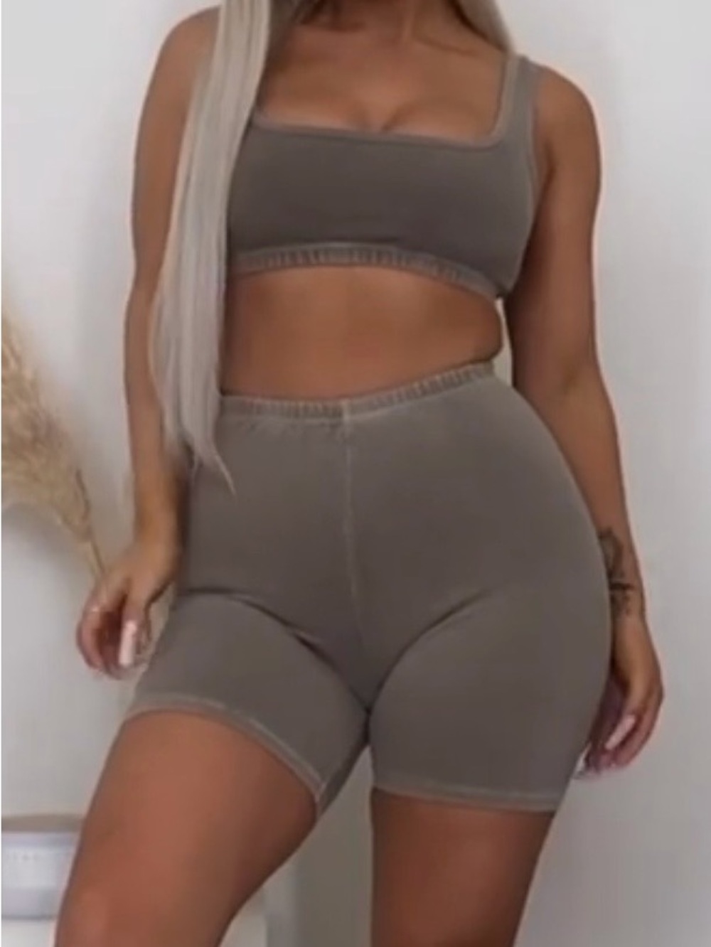 SKIMS Scoop Neck Bralette in Taupe